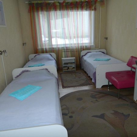 Mini Hotel Galant on Deputatskaya 5 Bratsk Buitenkant foto