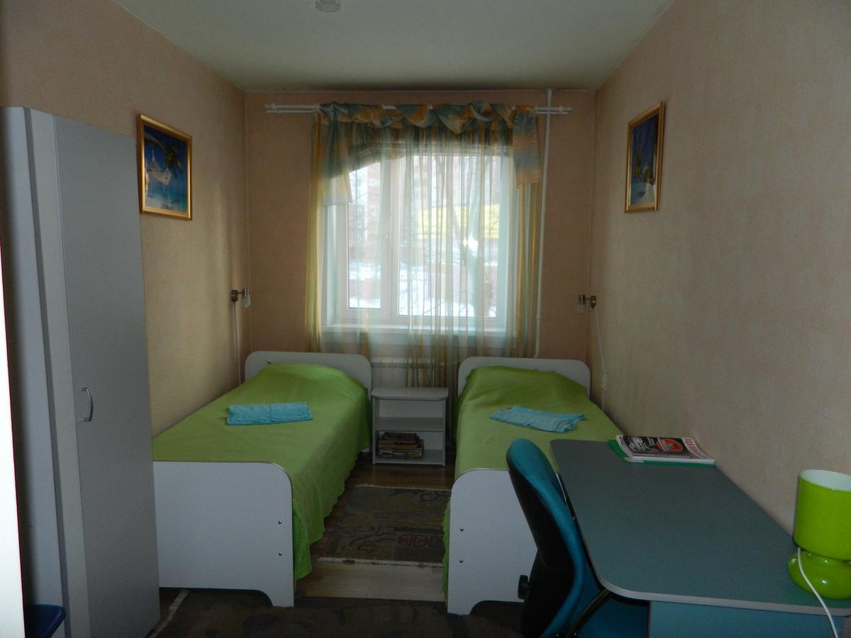 Mini Hotel Galant on Deputatskaya 5 Bratsk Buitenkant foto
