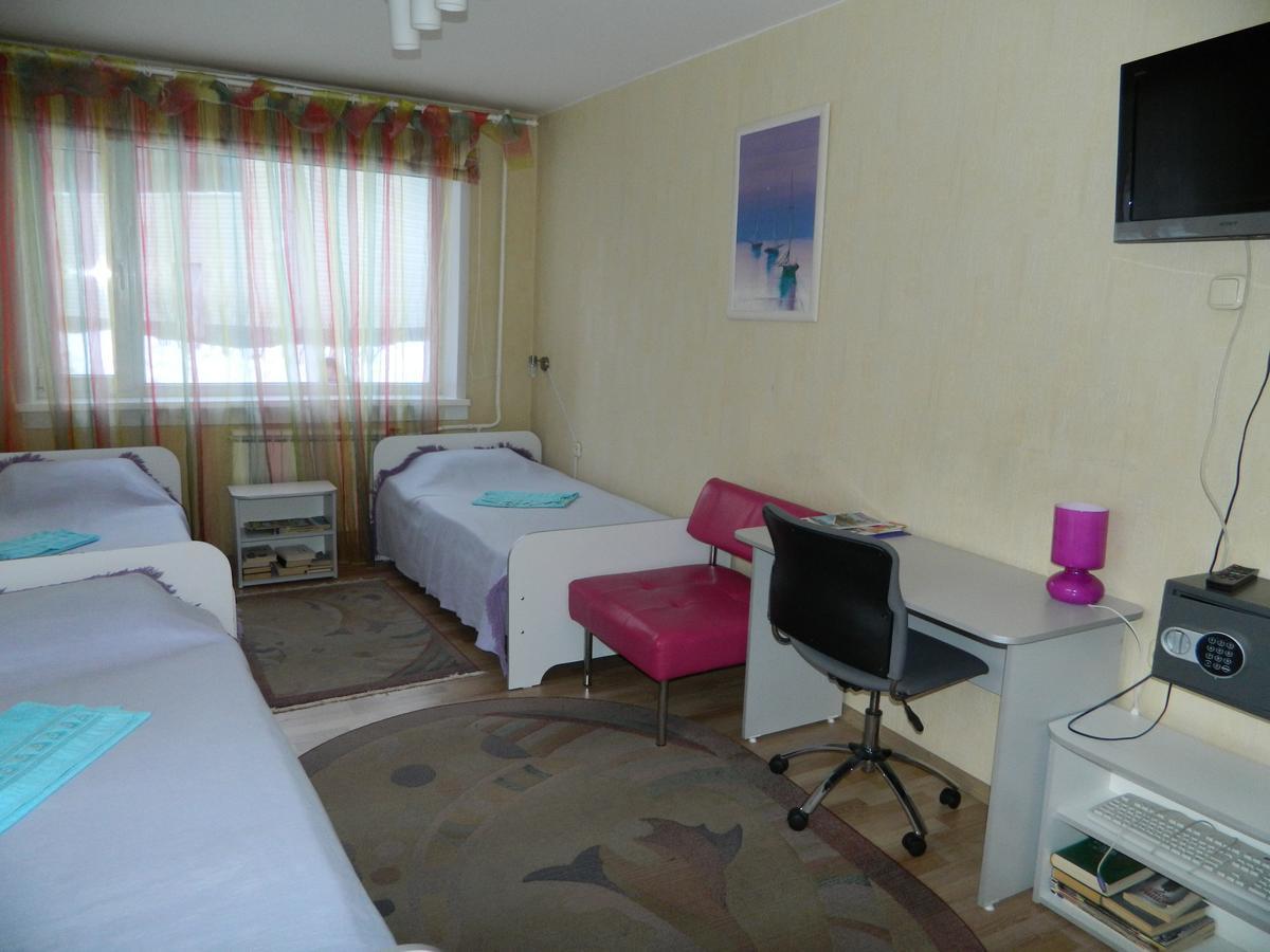 Mini Hotel Galant on Deputatskaya 5 Bratsk Buitenkant foto